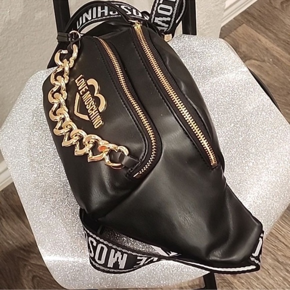 NEW Love Moschino Heart Chain Trim Black Belt Bag - Picture 11 of 11